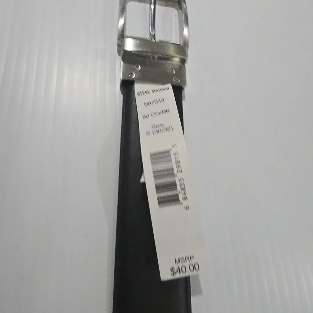 Steve Madden  MEN'S Reversible  BELT SIZE (S 30/32) Black/Brown Silver Buckle